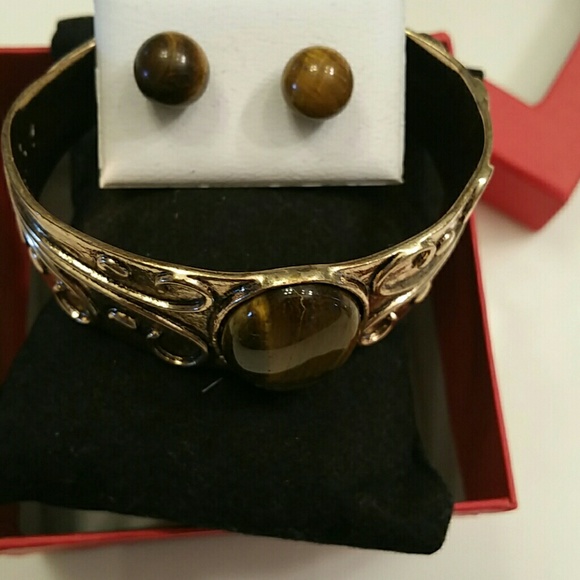 Tiger Eye Cuff and Earrings in Gift Box - Picture 2 of 3